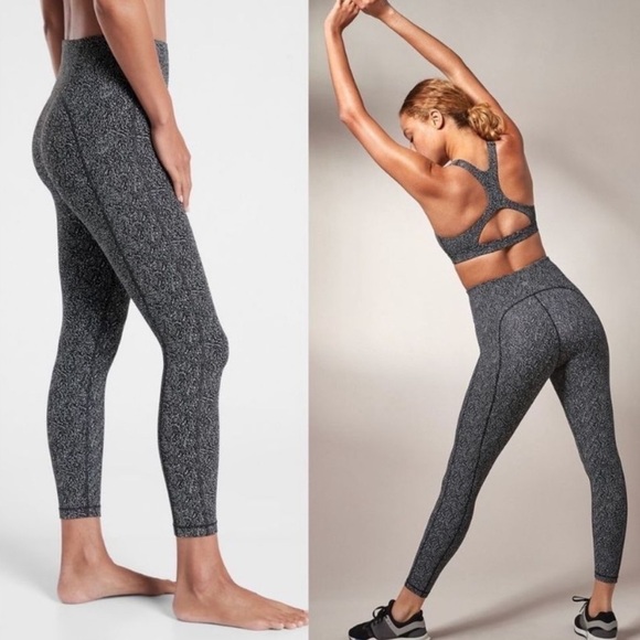 Athleta Ultimate Stash Pocket Textured 7/8 Leggings Black White Size M Women’s - Picture 1 of 10